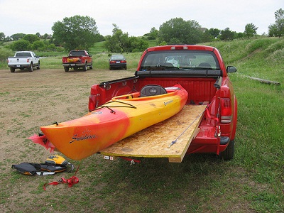 kayak-on-truck-bed