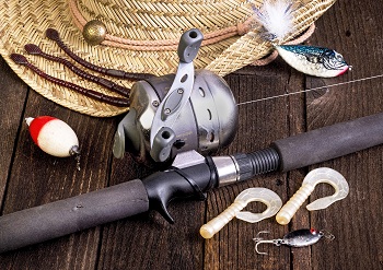Spincast reel and rod with lures
