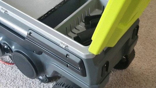 Igloo cooler material