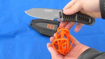 fixed blade survival knife parachord