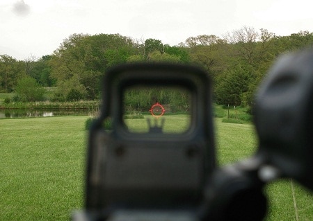 holographic sight view aiming on target