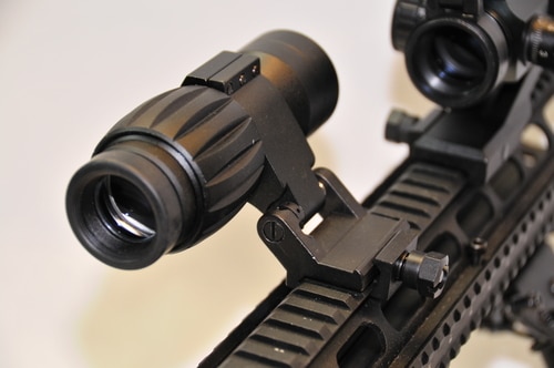 red dot magnifier on rail upclose