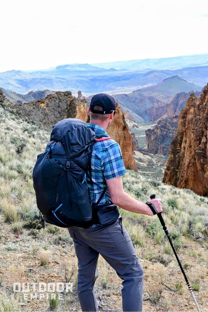 Hiker descending to honeycomb canyon oregon