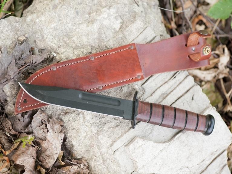 Carbon steel hunting knife