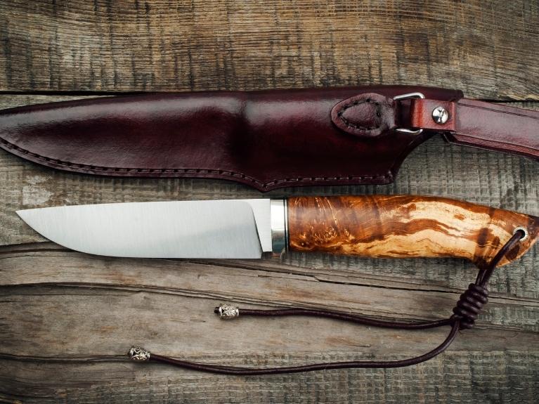 Stainless steel hunting knife with sheath