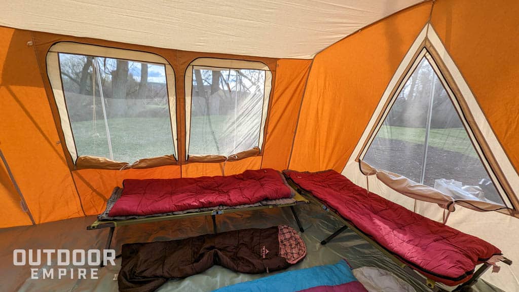 Windows and sleeping bags arranged in springbar skyliner tent